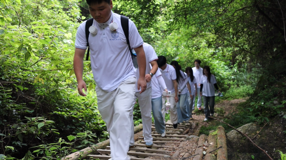 南昌职业大学：追寻红色足迹 赋能乡村振兴