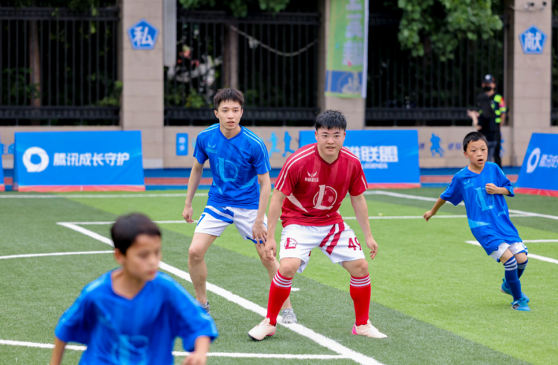 从游戏到公益：英雄联盟联合壹基金落地乡村公益足球场等项目