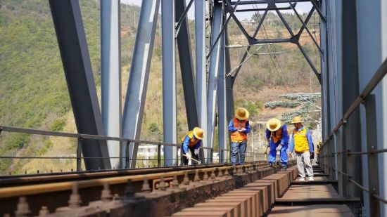 76004a8d77608ca544993e3d681eecd8.jpg 76004a8d77608ca544993e3d681eecd8.jpg