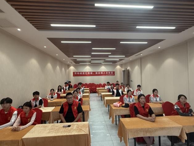 河北科技学院艺术学院志愿者开启红色实践之旅