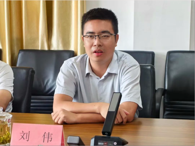 迎党104岁诞辰，新江南党支部捐赠路灯，赋能乡村振兴新征程