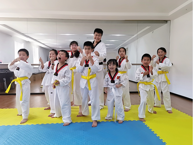 沪东新村街道：“护”东小课堂强体魄传文化 助力青少年阳光成长