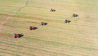 bb3ab675d32f48eb817fbbbb402c1940.jpg bb3ab675d32f48eb817fbbbb402c1940.jpg